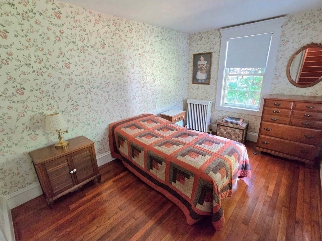584 Slocum Rd, Dartmouth, MA Photo #12