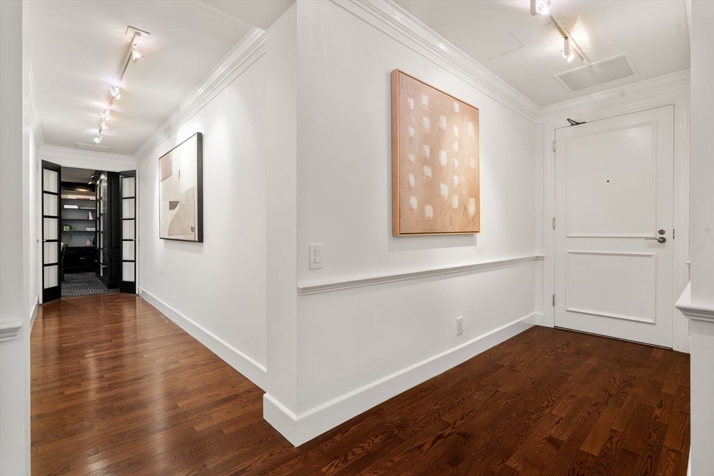 300 Boylston Swtreet 711