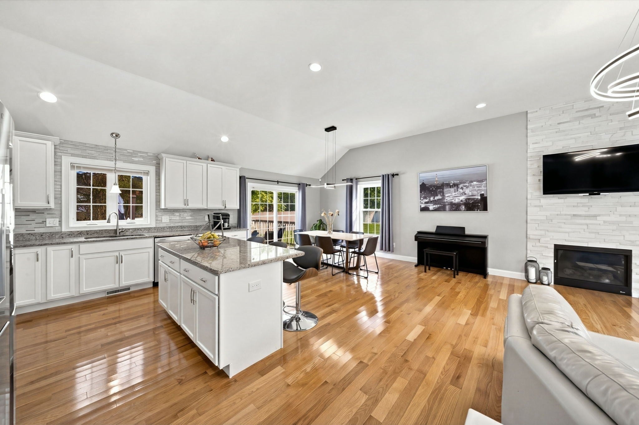 23 Grandview, Middleton, MA Photo #9