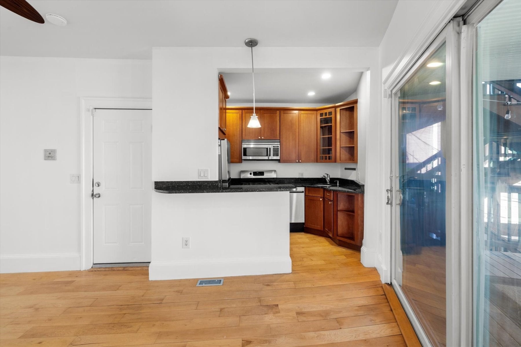18 Emerson St 1