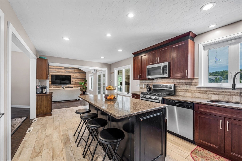 35 East Glen St, Westfield, MA, 35 East Glen St, Westfield, MA Photo #11