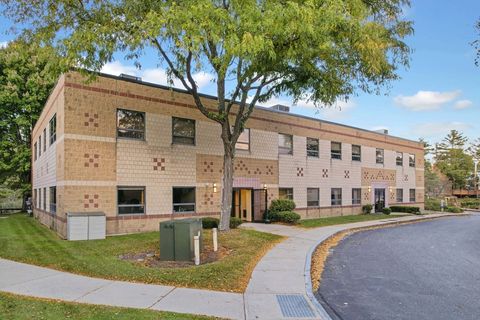 Photo of 430 Boston St #209, Topsfield, MA 01983 (MLS # 73486562)