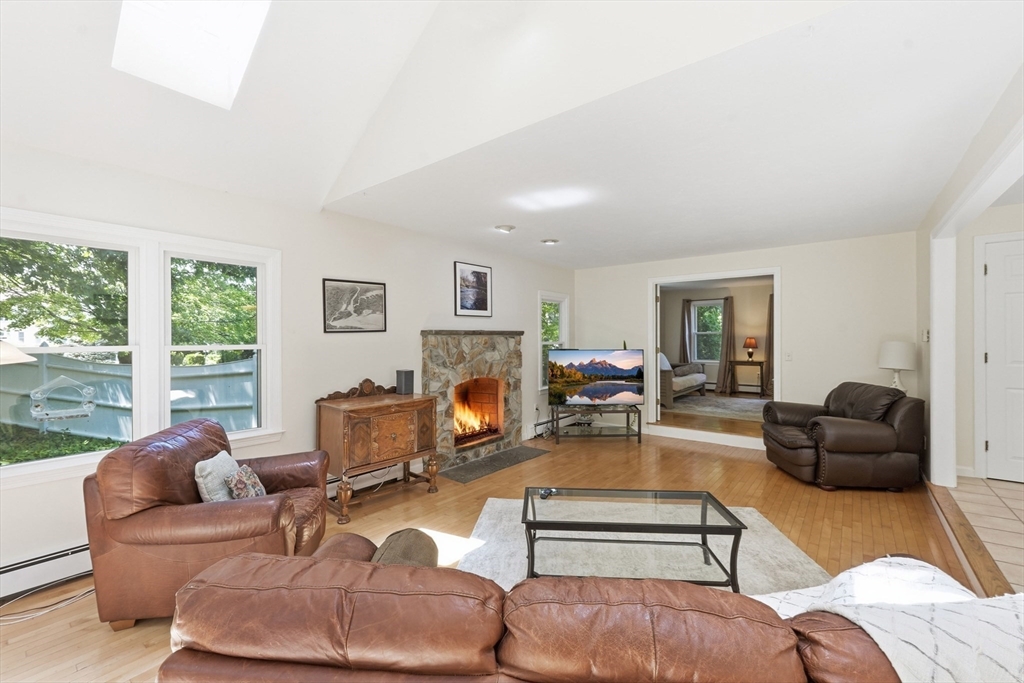 41 Lamplighter Dr, Shrewsbury, MA Photo #8