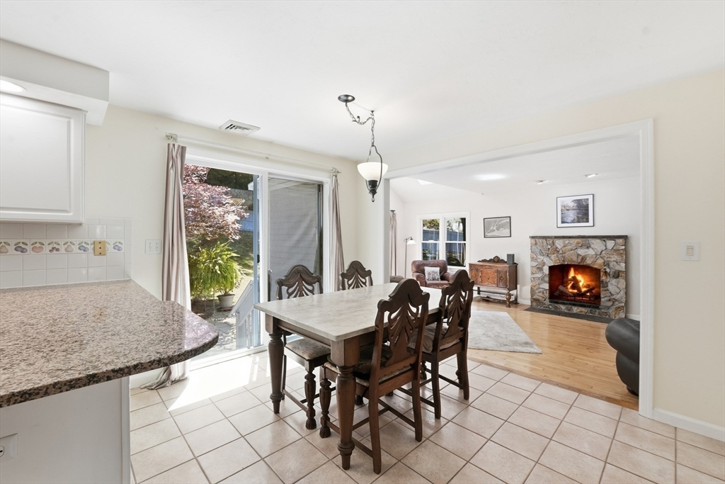 41 Lamplighter Dr, Shrewsbury, MA Photo #6