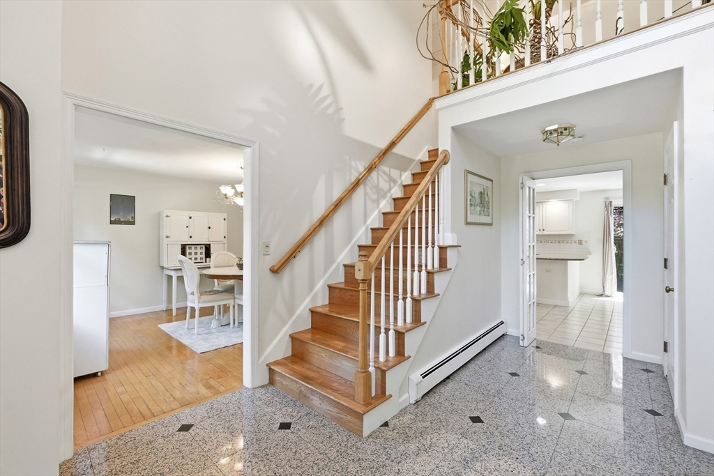 41 Lamplighter Dr, Shrewsbury, MA Photo #2
