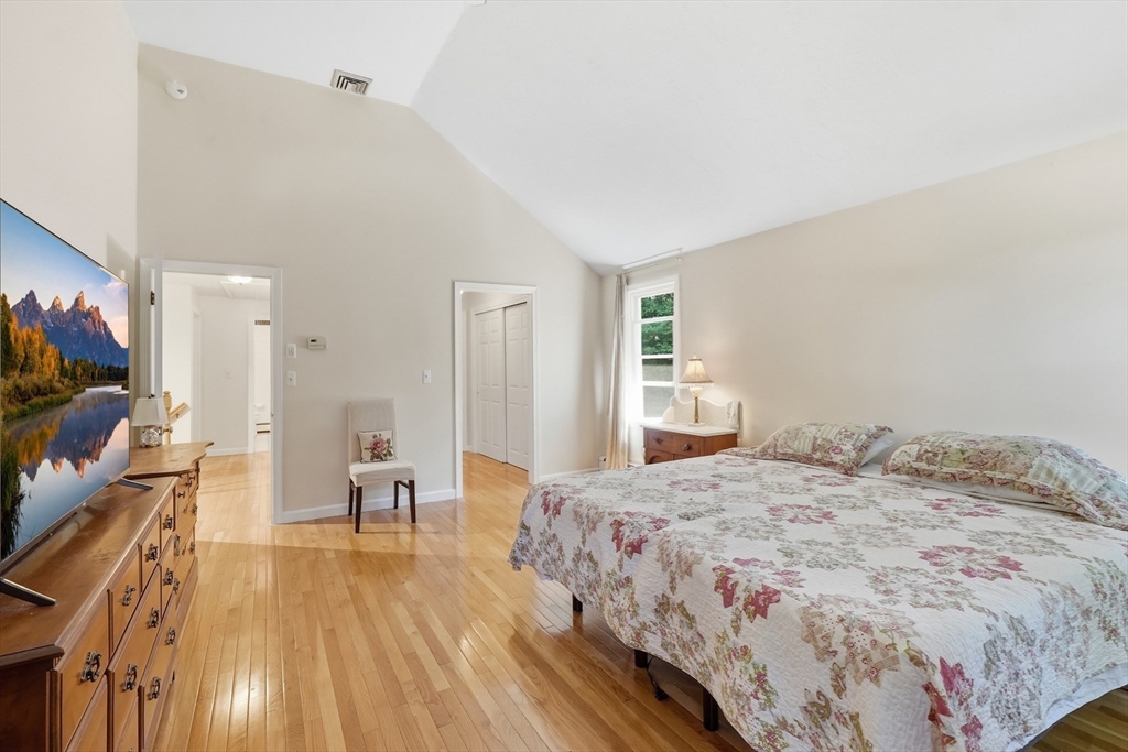 41 Lamplighter Dr, Shrewsbury, MA Photo #17