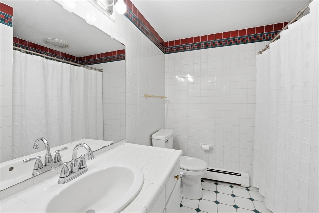 41 Lamplighter Dr, Shrewsbury, MA Photo #26