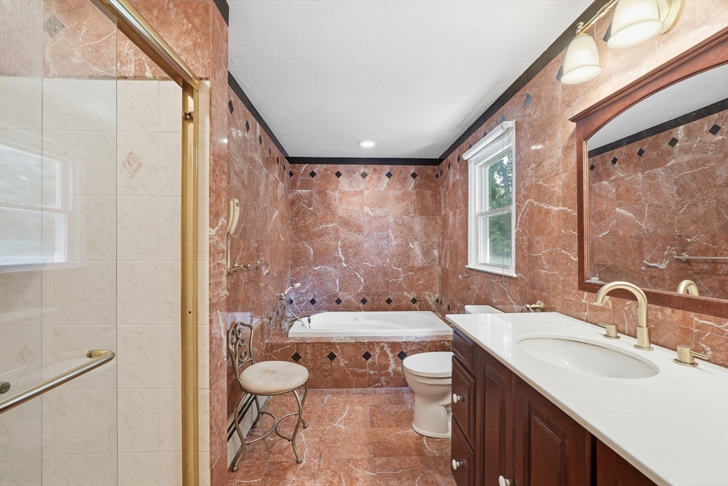 41 Lamplighter Dr, Shrewsbury, MA Photo #19