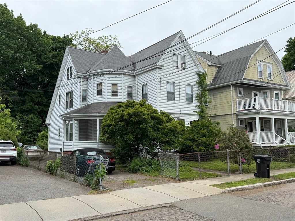 Photo of 33 Melendy Ave, Watertown, MA