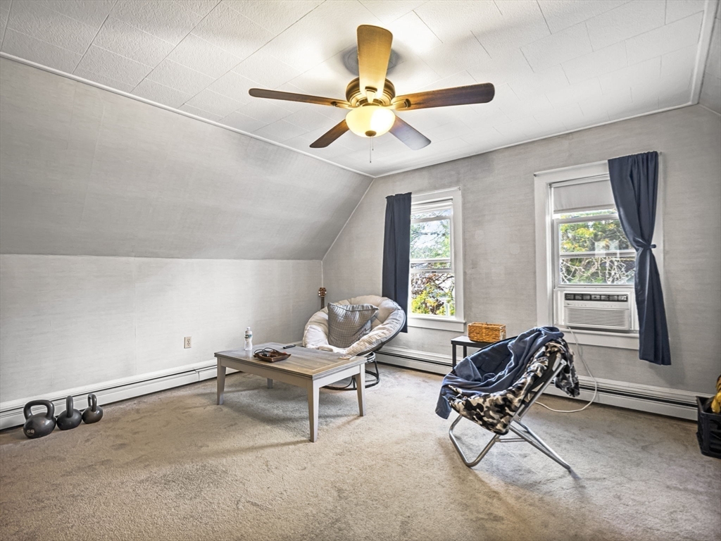 Taunton, Massachusetts 02780, United States, 8 Bedrooms Bedrooms, ,3 BathroomsBathrooms,Residential,Pending,211566