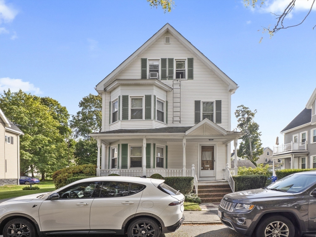 Taunton, Massachusetts 02780, United States, 8 Bedrooms Bedrooms, ,3 BathroomsBathrooms,Residential,Pending,211566
