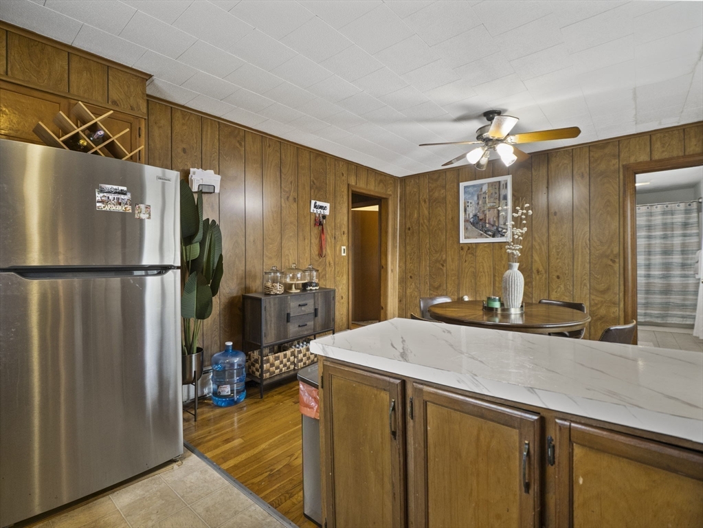 Taunton, Massachusetts 02780, United States, 8 Bedrooms Bedrooms, ,3 BathroomsBathrooms,Residential,Pending,211566