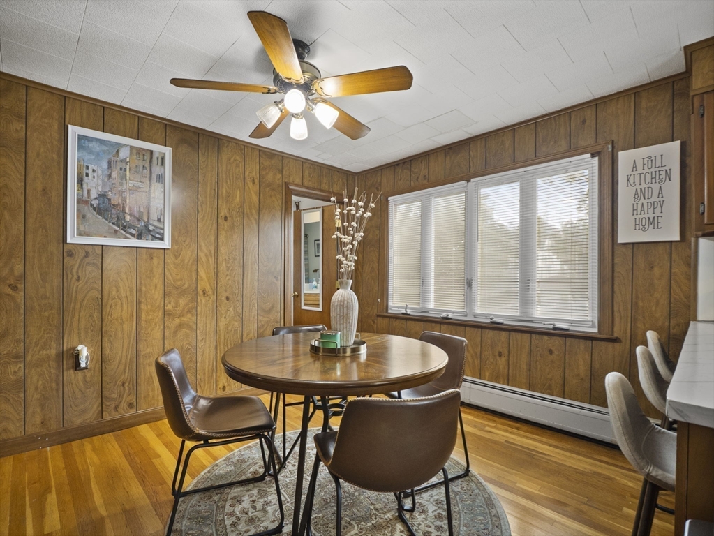 Taunton, Massachusetts 02780, United States, 8 Bedrooms Bedrooms, ,3 BathroomsBathrooms,Residential,Pending,211566