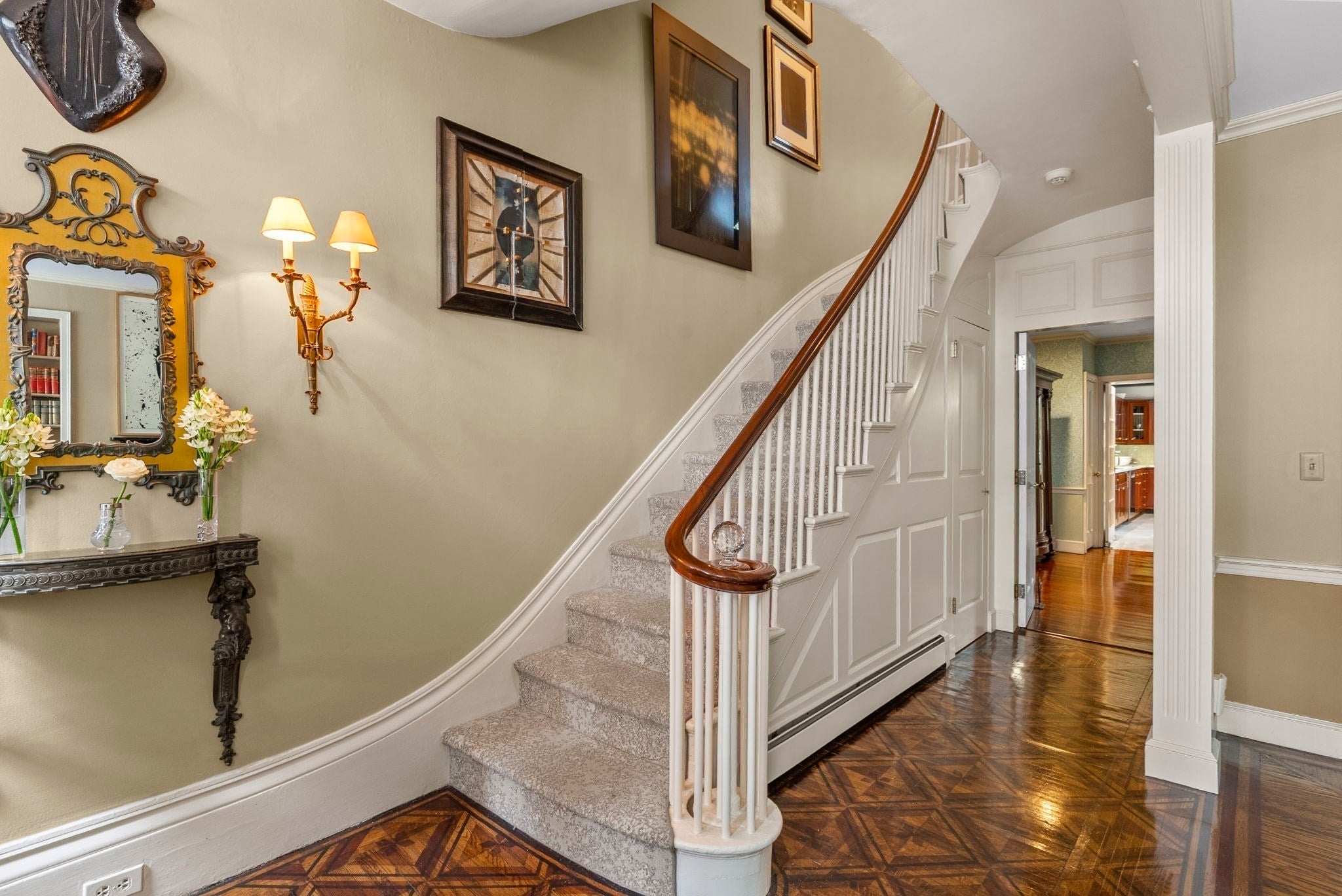 52 Pinckney St