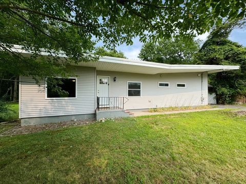 129 Pine St Holbrook MA 02343