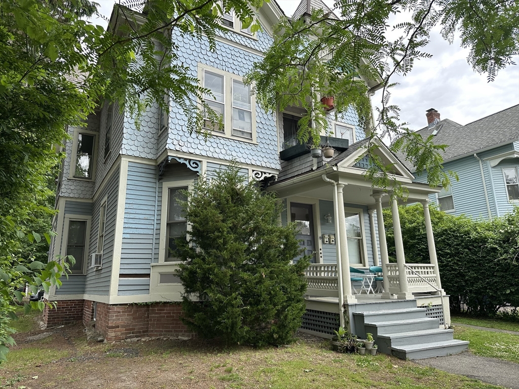 19 Trumbull Rd