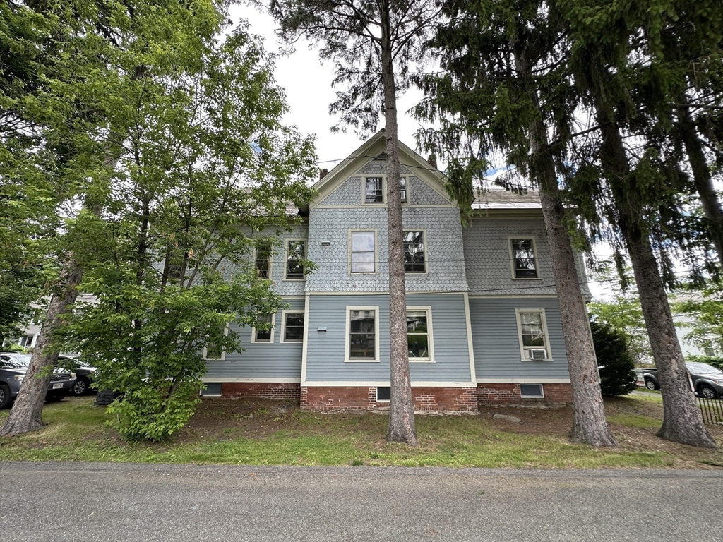 19 Trumbull Rd
