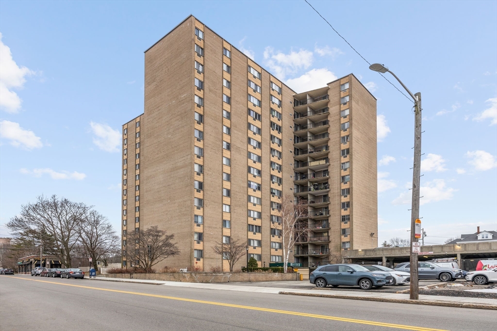 1025 Hancock St 11M