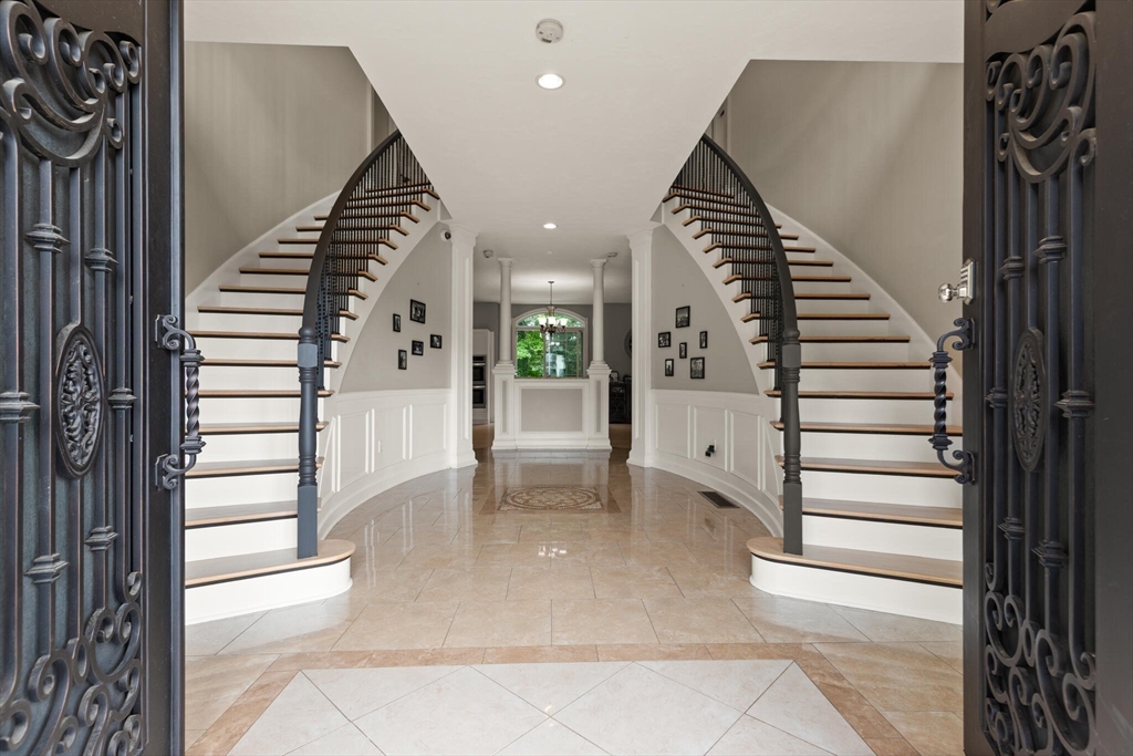 2 Bridle Path