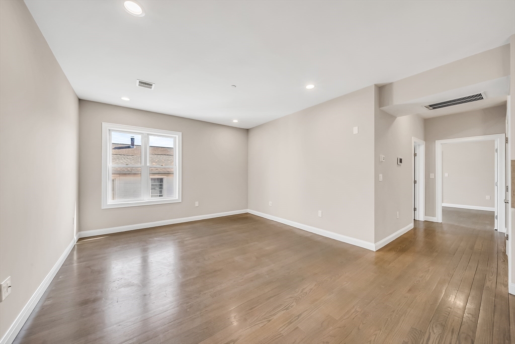 966 Hyde Park Ave 301