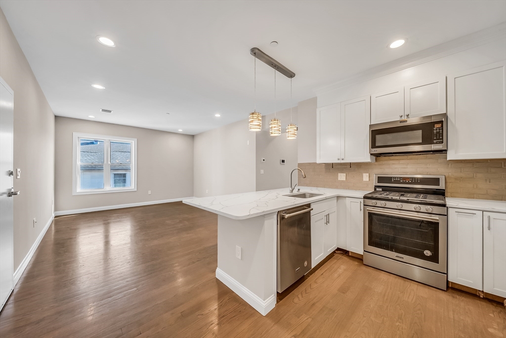966 Hyde Park Ave 301