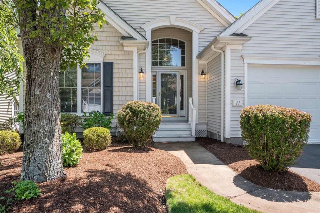 11 Great Pointe