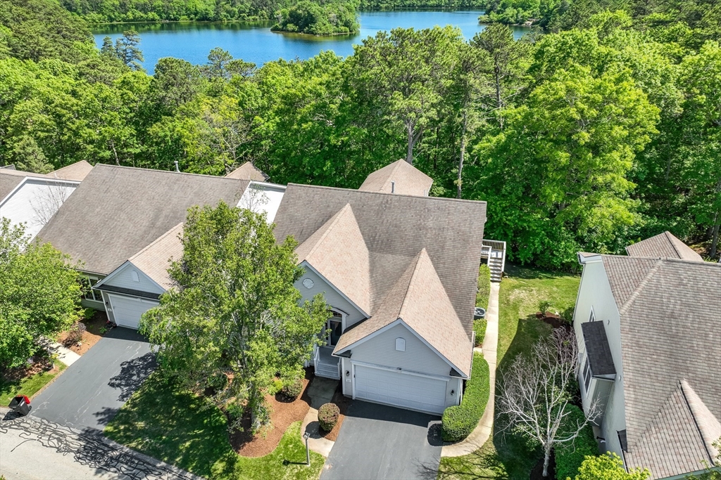 11 Great Pointe