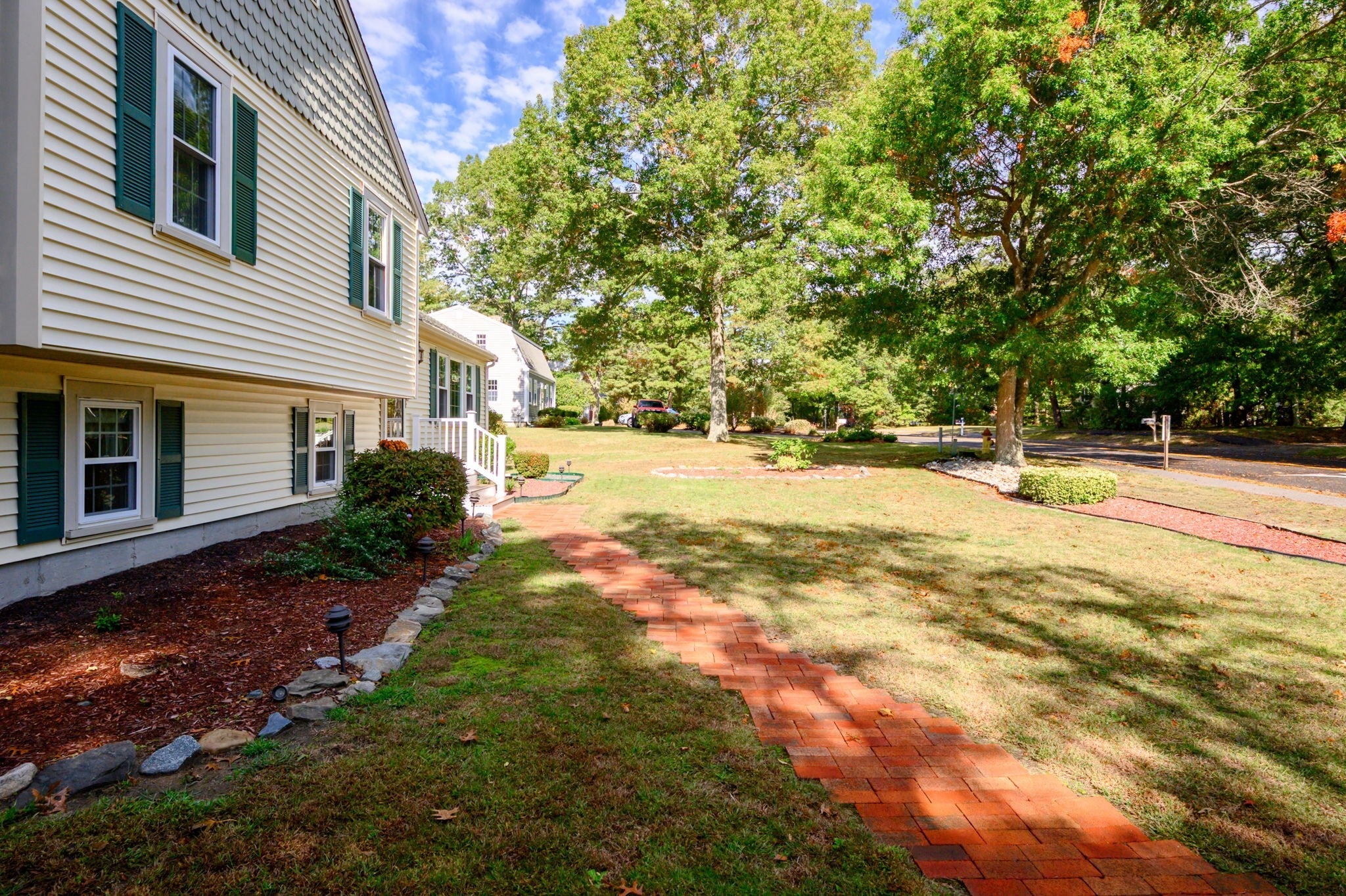 4 Charlotte Dr