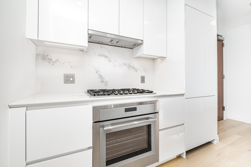 133 Seaport Blvd 1112