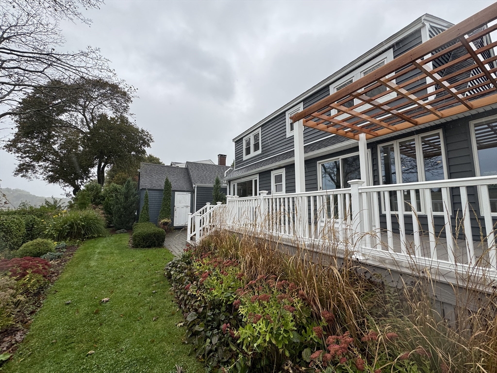 5 Riverbank Rd