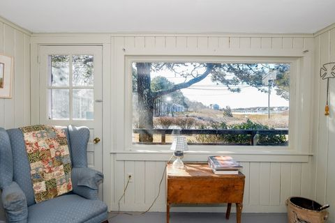 18 Ormond Dr Falmouth MA 02536