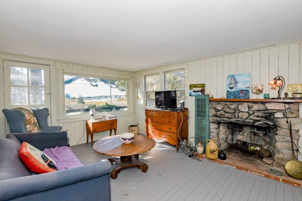 18 Ormond Dr