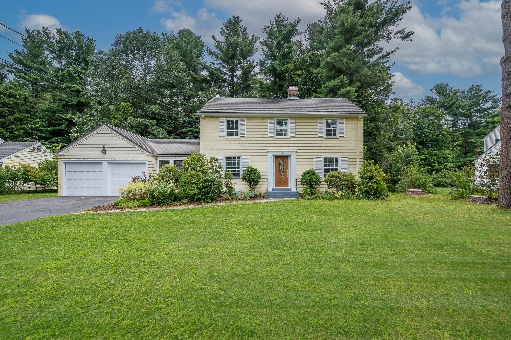 10 Damon Rd, Holden, MA Photo #1