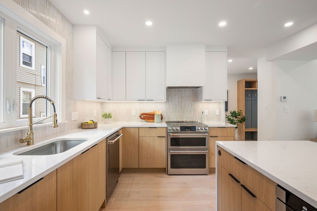 144-146 Webster St 144