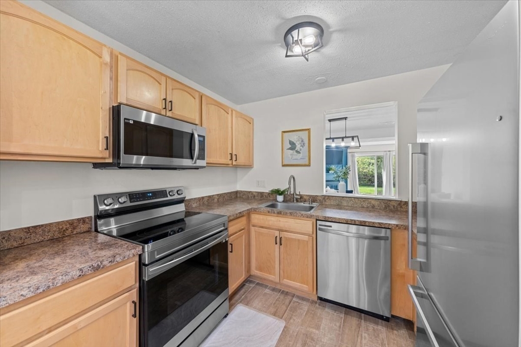 4 Apple Tree Hill Road #4, Hopkinton, MA Photo #5