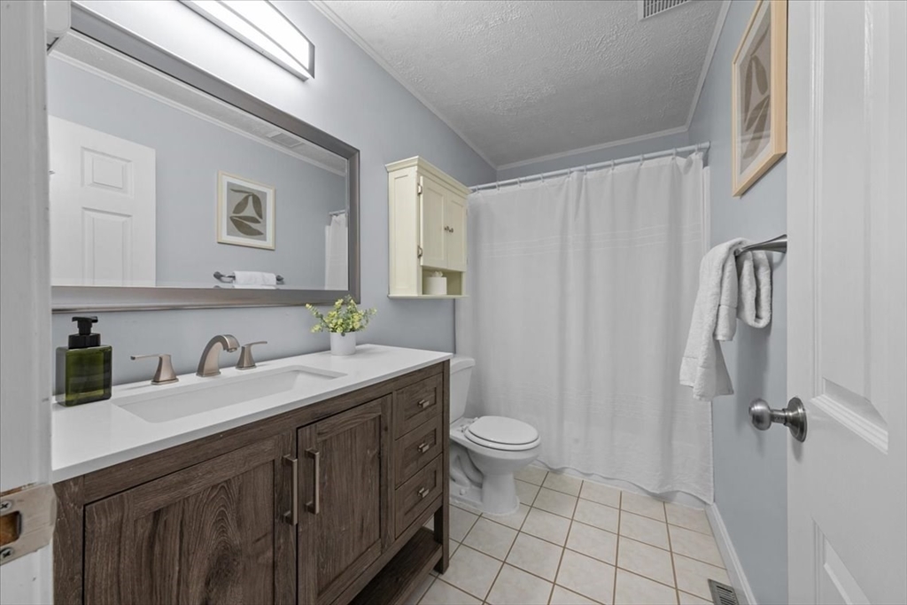 4 Apple Tree Hill Road #4, Hopkinton, MA Photo #12