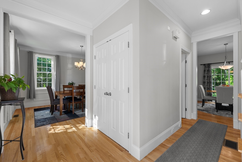 26 Hutchins St