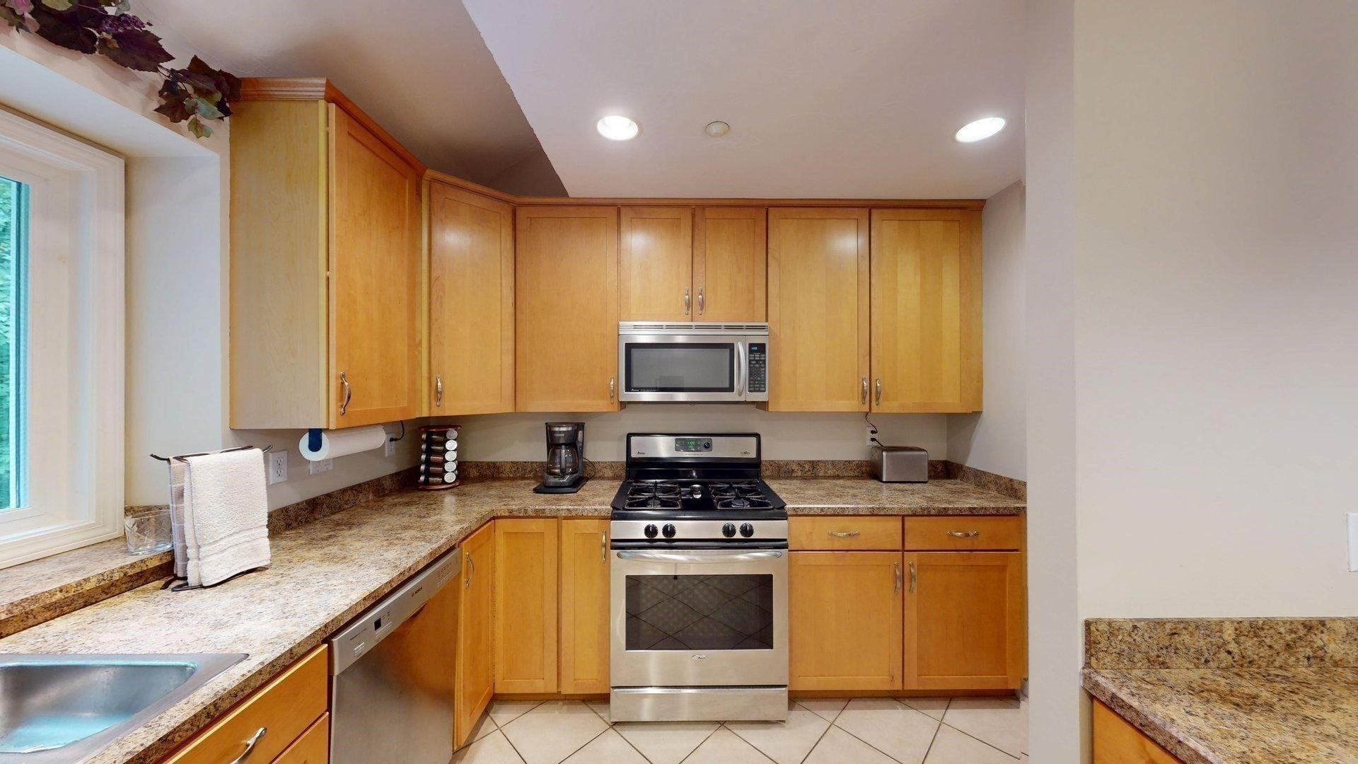 660 Thacher ST 14-02, Attleboro, MA, 660 Thacher ST 14-02, Attleboro, MA Photo #8