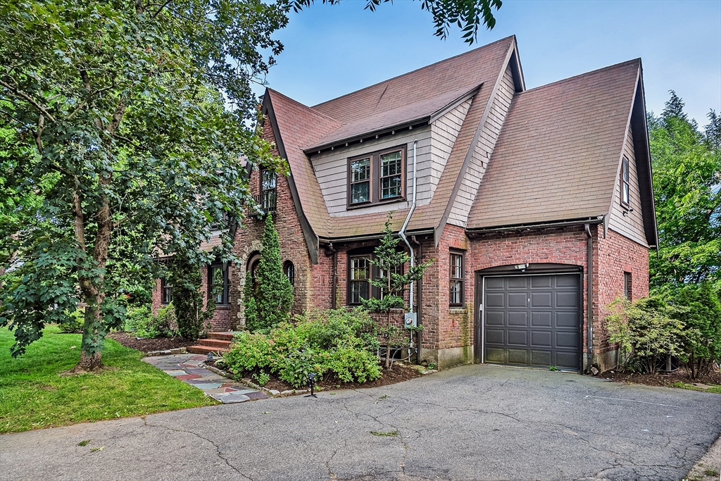 80 Glen Avenue