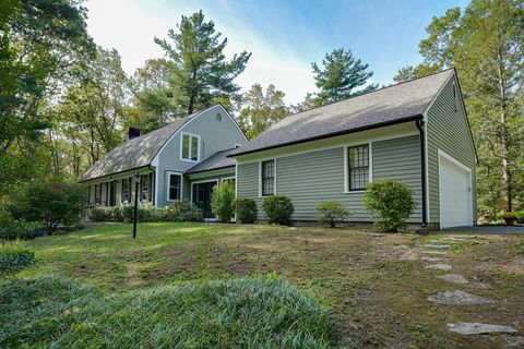 18 Bay Path Dr Boylston MA 01505