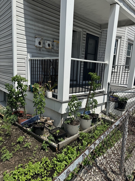 437 Ferry St 1