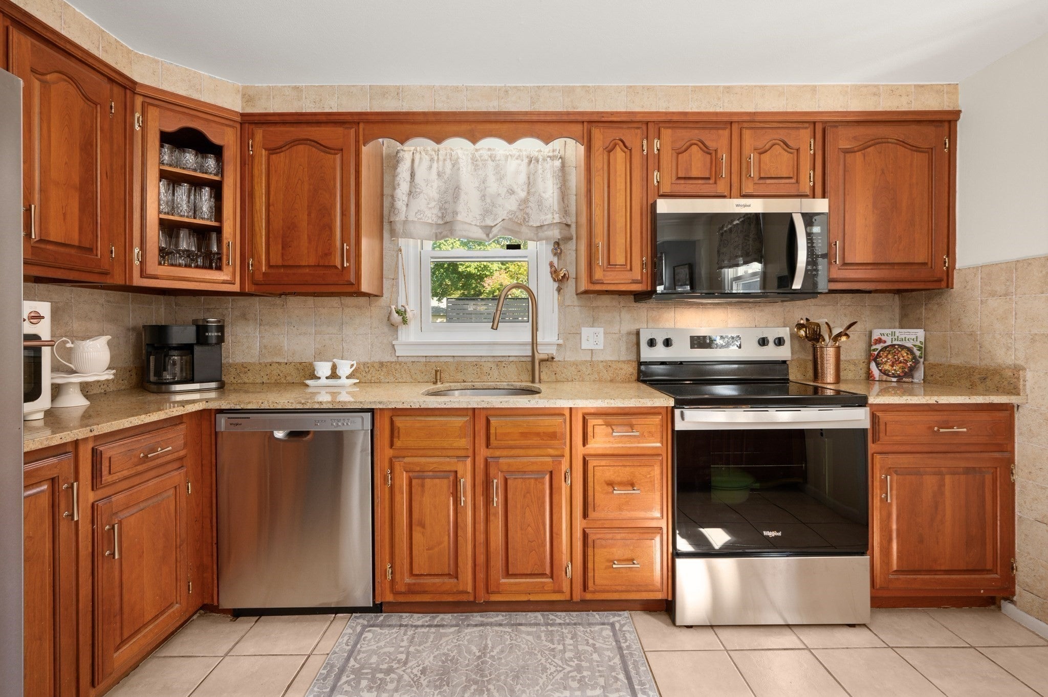 9 Parker Rd, Groveland, MA, 9 Parker Rd, Groveland, MA Photo #9