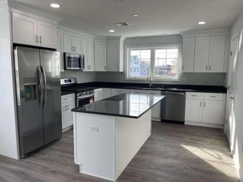 160 Franklin St 1 Fall River MA 02720