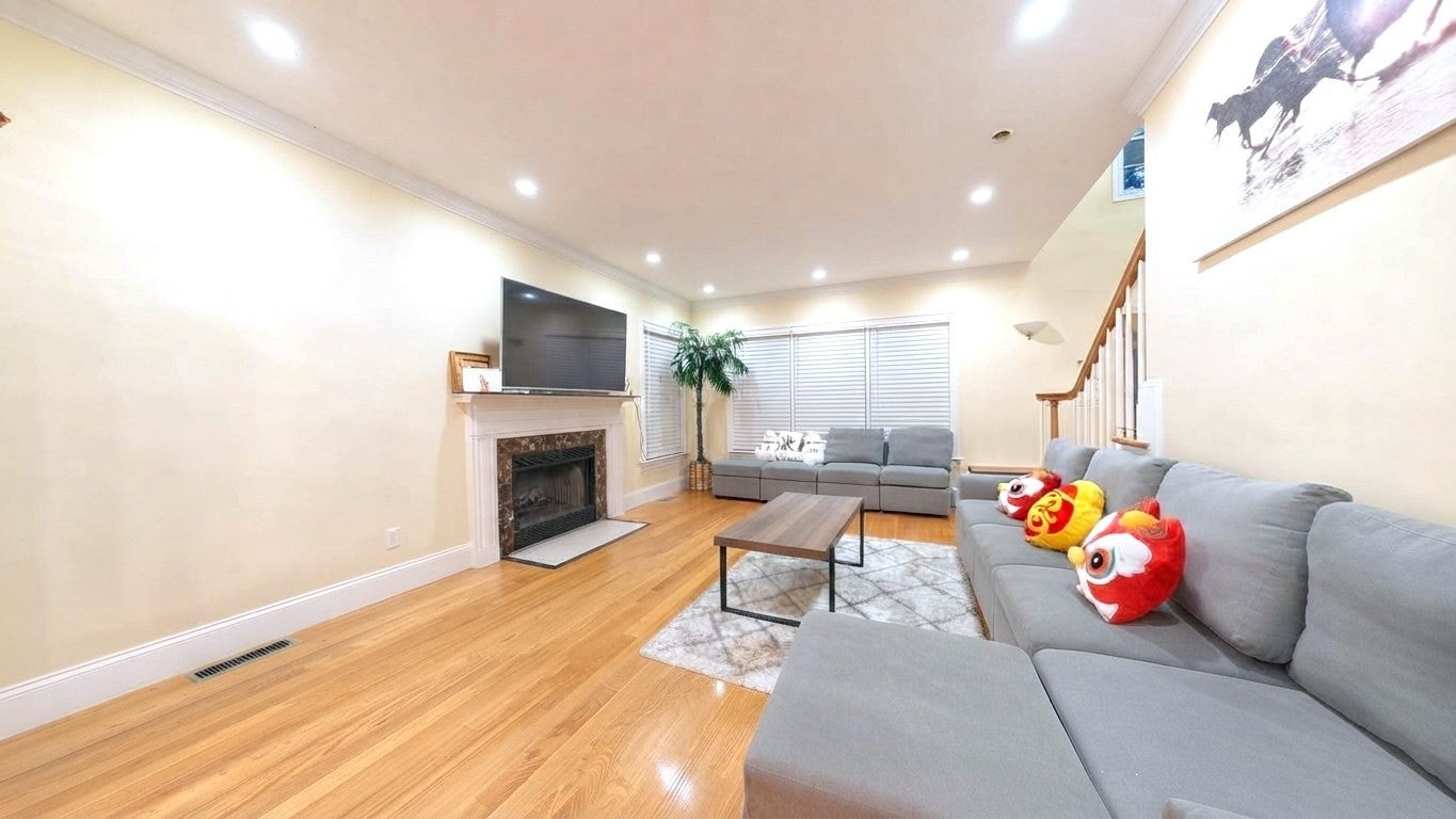 33 Woodland Ave, Saugus, MA, 33 Woodland Ave, Saugus, MA Photo #5