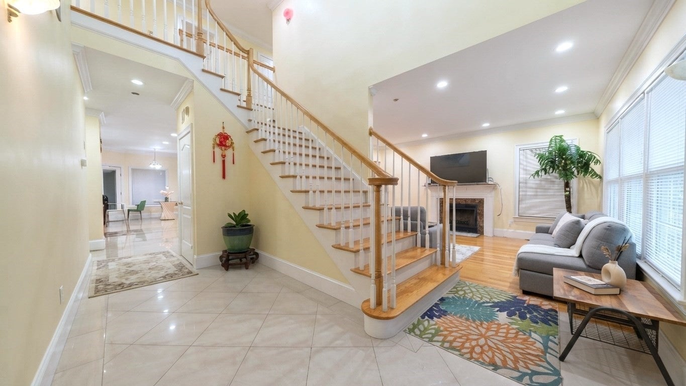 33 Woodland Ave, Saugus, MA, 33 Woodland Ave, Saugus, MA Photo #2