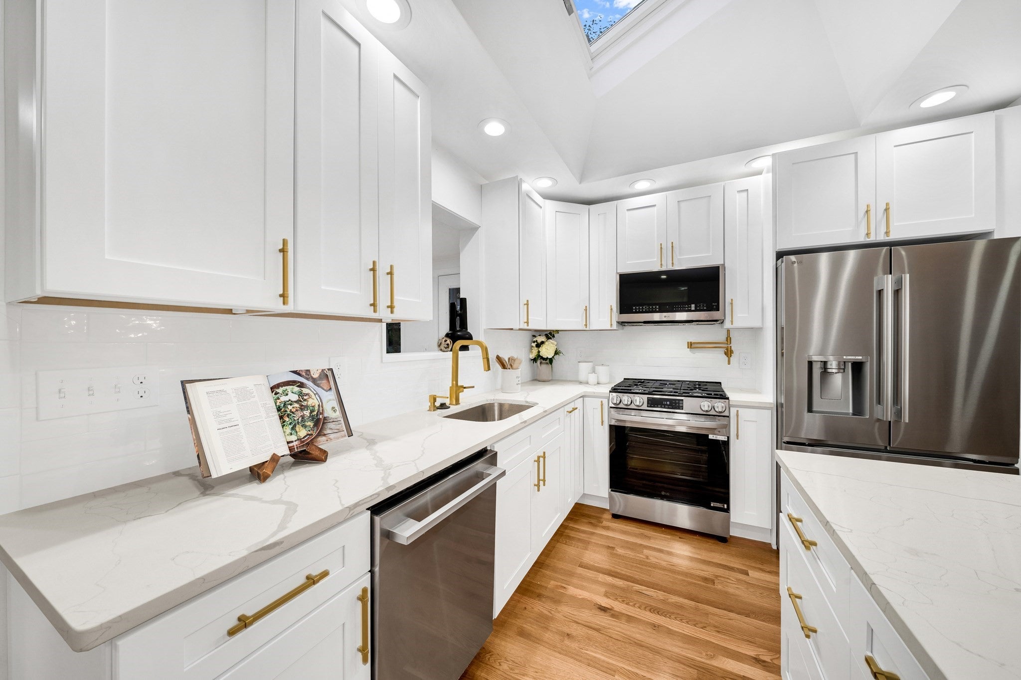 52 Hesper ST, Saugus, MA, 52 Hesper ST, Saugus, MA Photo #13