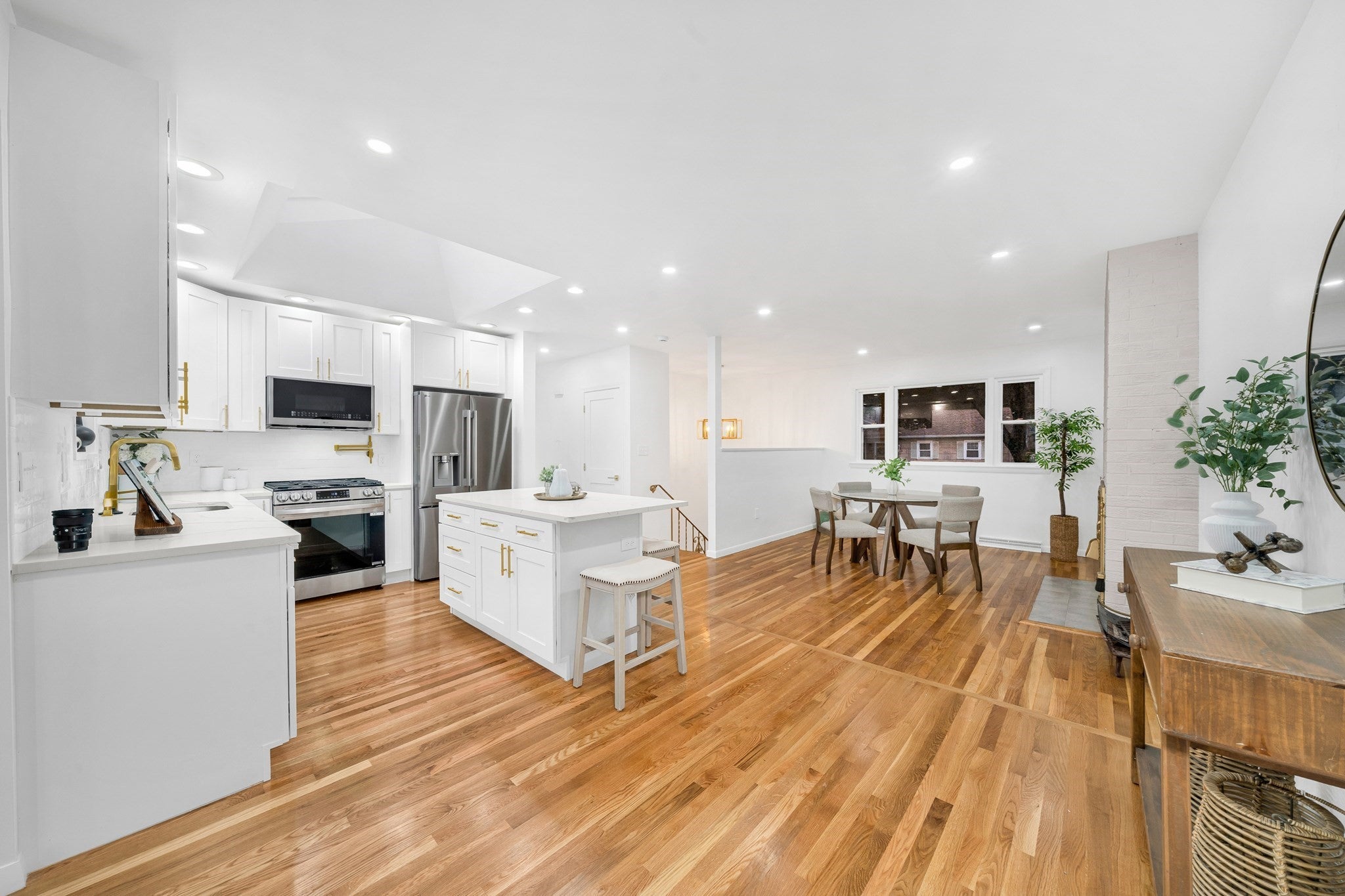 52 Hesper ST, Saugus, MA, 52 Hesper ST, Saugus, MA Photo #7