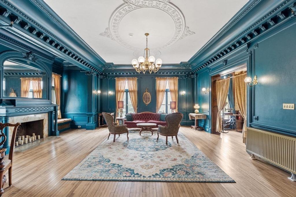 75 E Main St