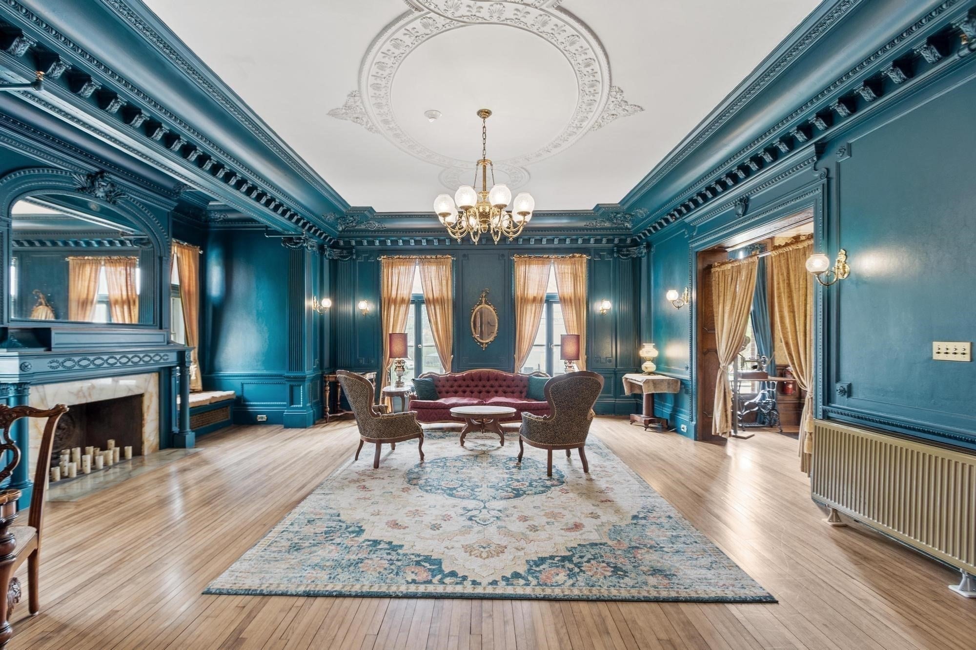 75 E Main St