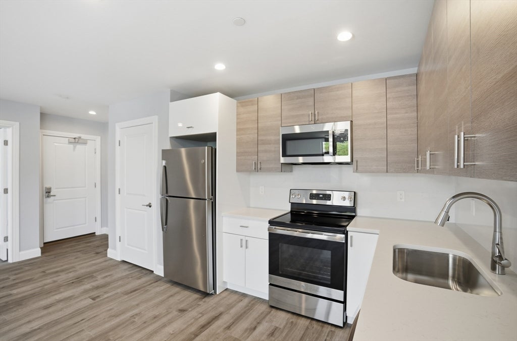 632 Centre St #203, Boston, MA, 632 Centre St #203, Boston, MA Photo #2